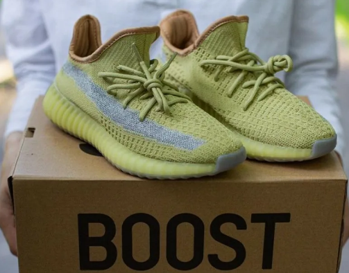 Преимущества кроссовок Adidas Yeezy Boost 350 V2